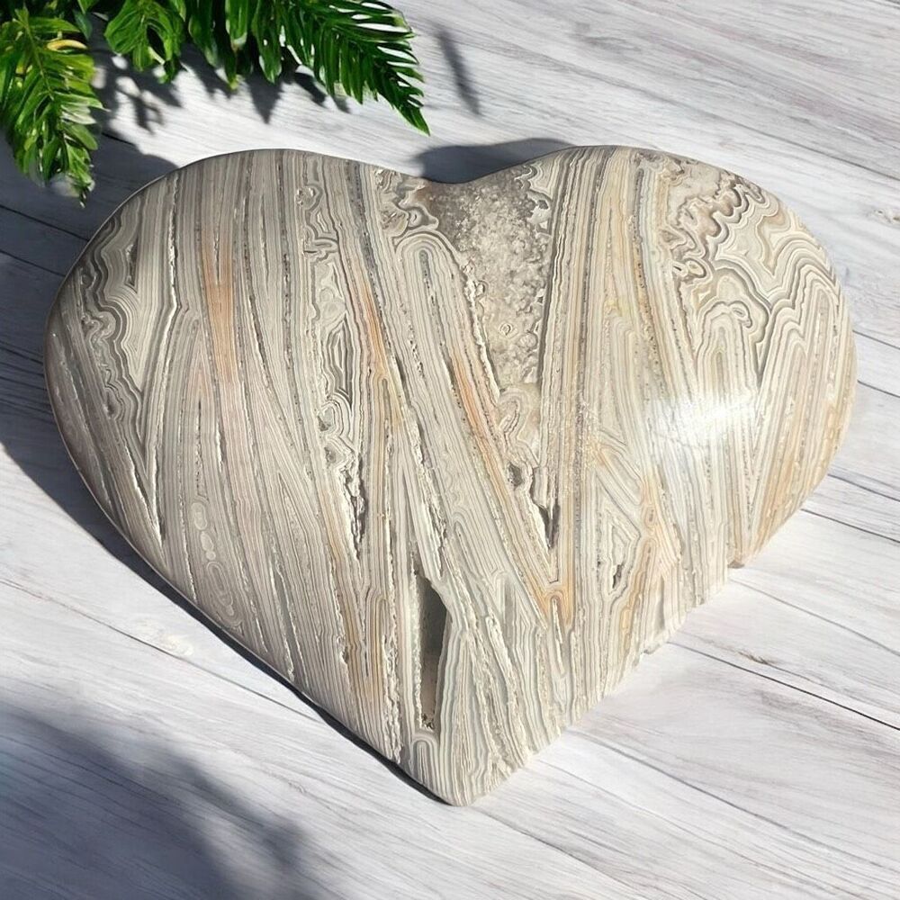 Mexican White Lace Agate‎ Druzy Heart Carving